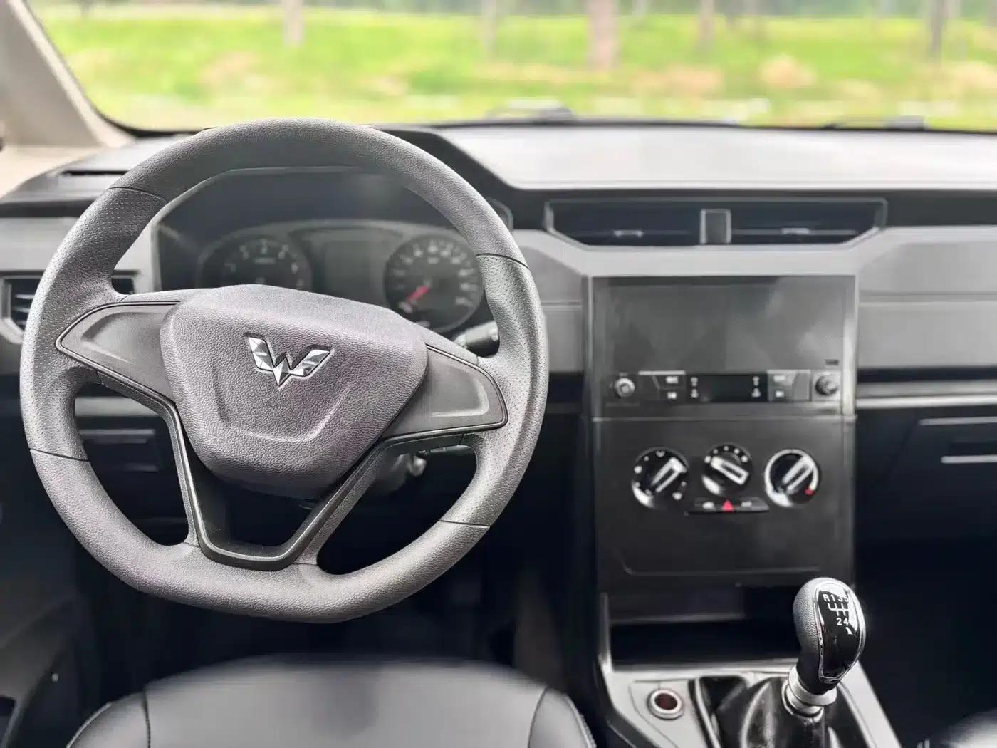 Wuling Hongguang PLUS 2019 1.5T Manual Standard 5-Seater — миниатюра 15