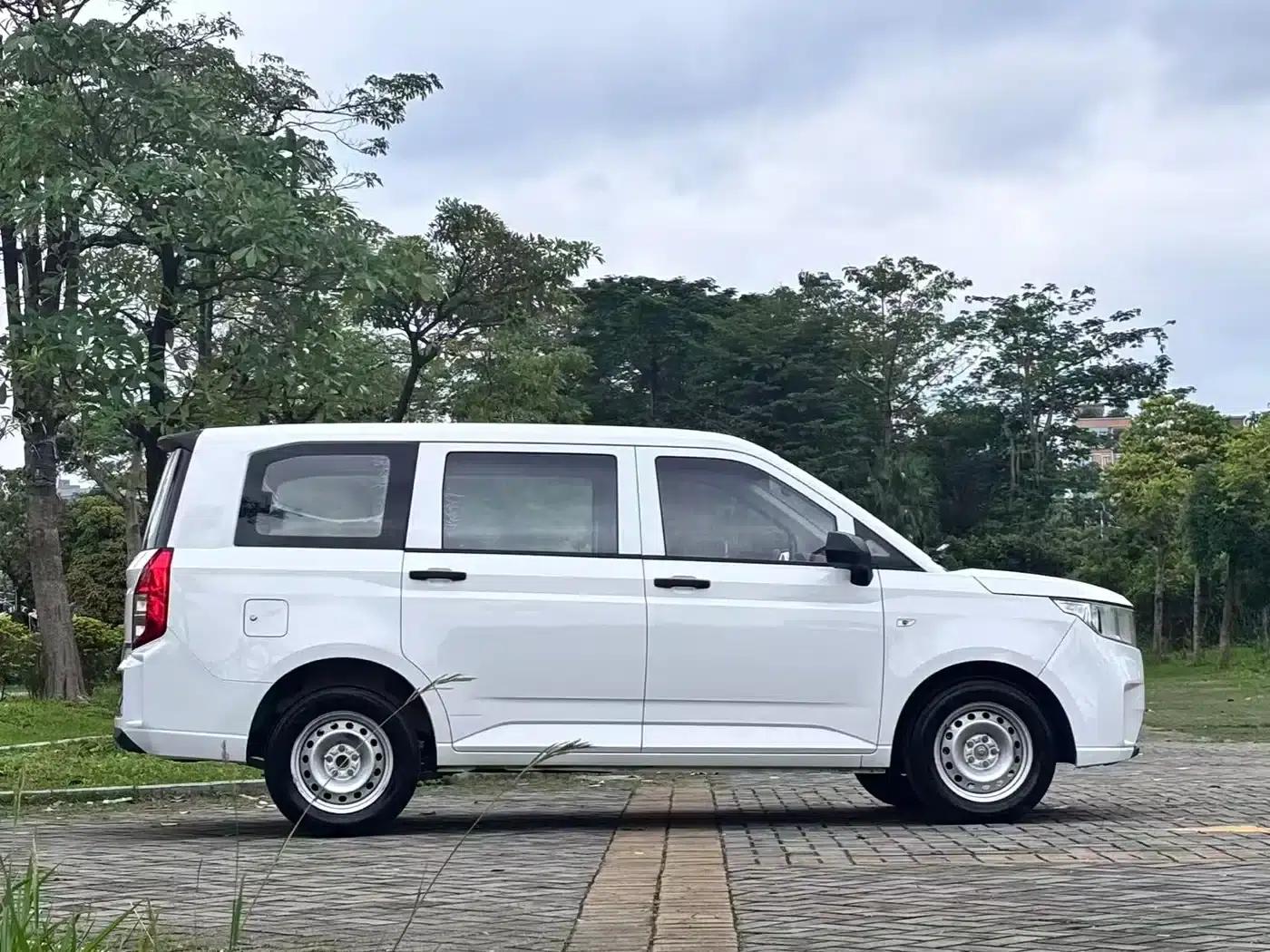 Wuling Hongguang PLUS 2019 1.5T Manual Standard 5-Seater — миниатюра 5