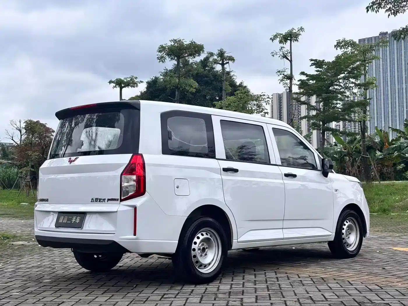 Wuling Hongguang PLUS 2019 1.5T Manual Standard 5-Seater — миниатюра 6