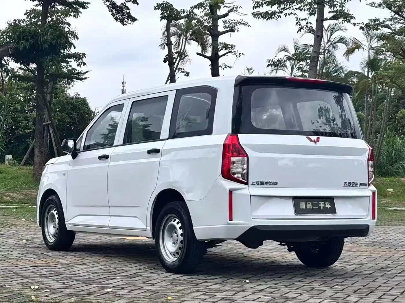 Wuling Hongguang PLUS 2019 1.5T Manual Standard 5-Seater — миниатюра 8
