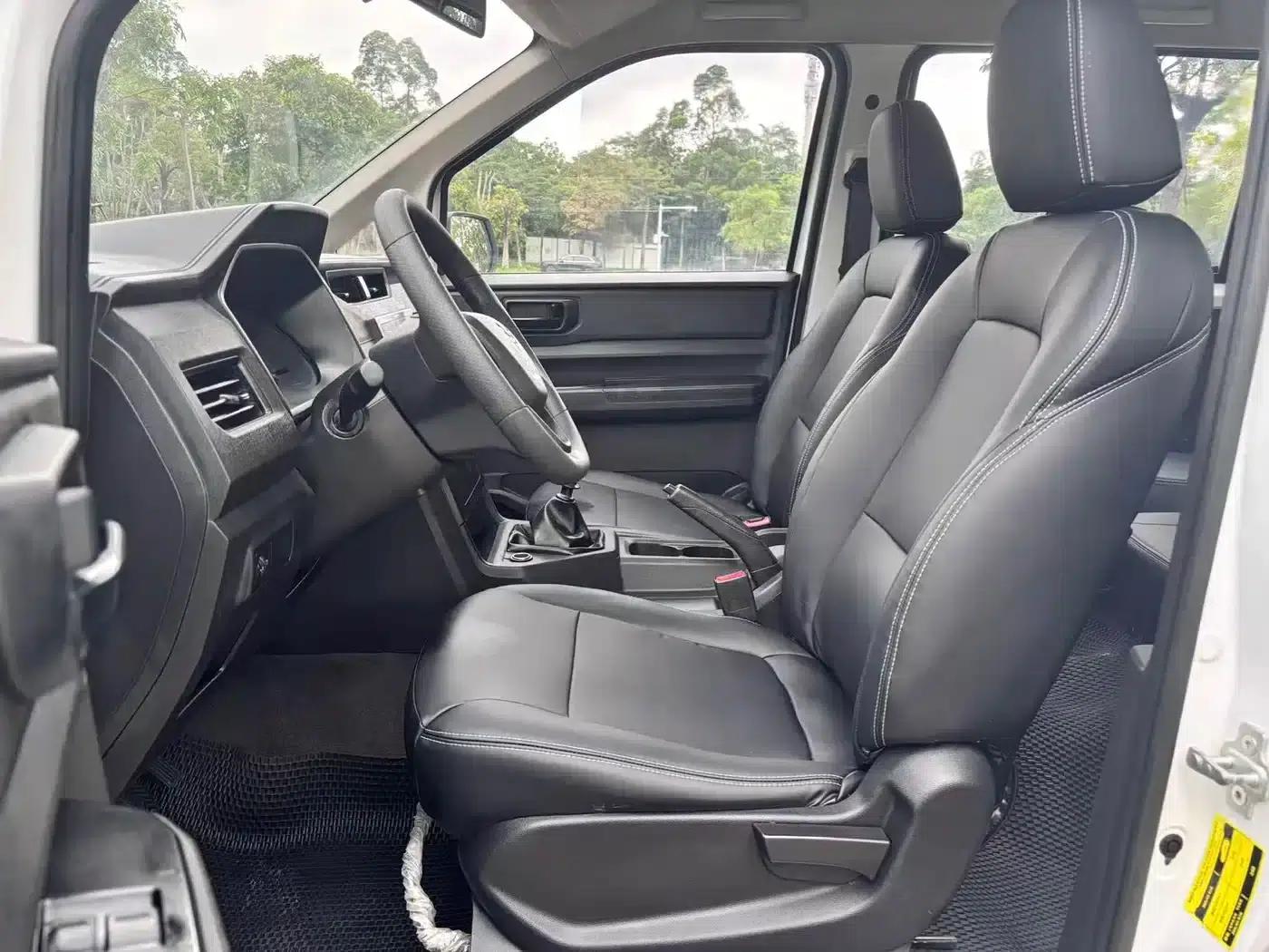Wuling Hongguang PLUS 2019 1.5T Manual Standard 5-Seater — миниатюра 9