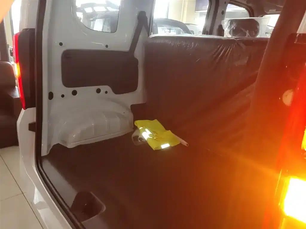 Wuling Sunshine New Energy 2025 Model 305km/h Progressive Edition — миниатюра 19