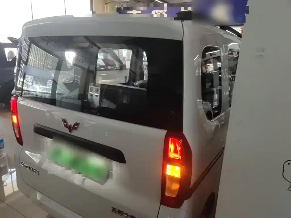 Wuling Sunshine New Energy 2025 Model 305km/h Progressive Edition — миниатюра 7