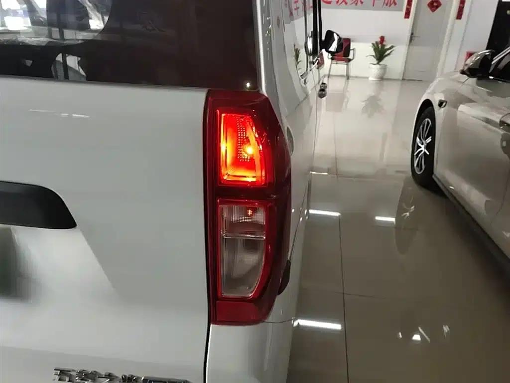 Wuling Sunshine New Energy 2025 Model 305km/h Progressive Edition — миниатюра 8