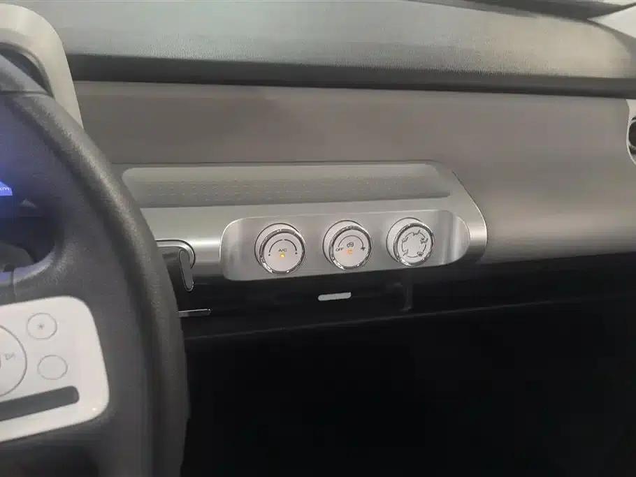 Wuling Air ev Clear Sky 2023 Two-Seat Standard Edition — миниатюра 13