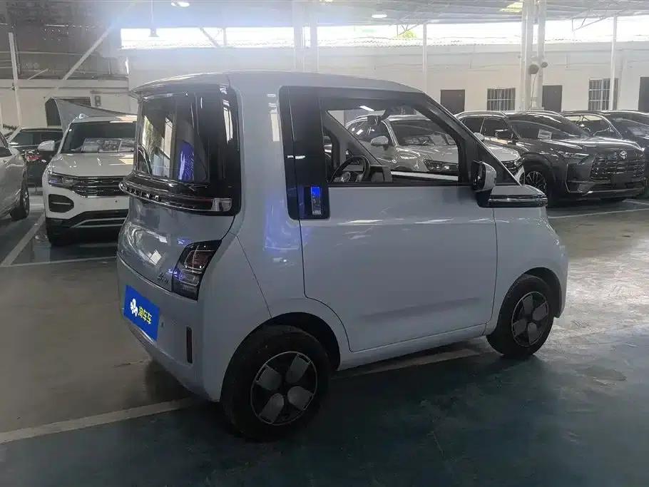 Wuling Air ev Clear Sky 2023 Two-Seat Standard Edition — миниатюра 3