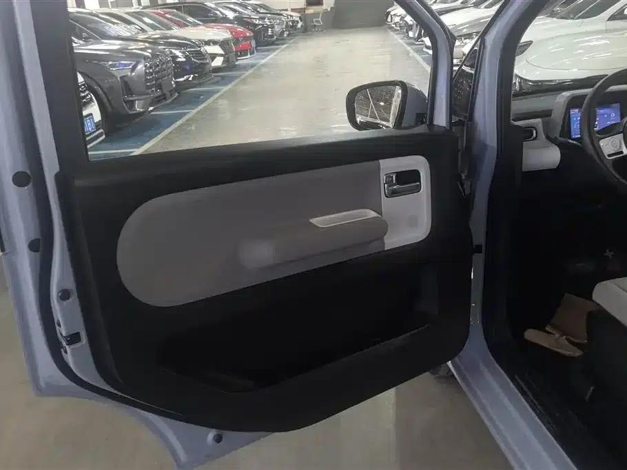 Wuling Air ev Clear Sky 2023 Two-Seat Standard Edition — миниатюра 7