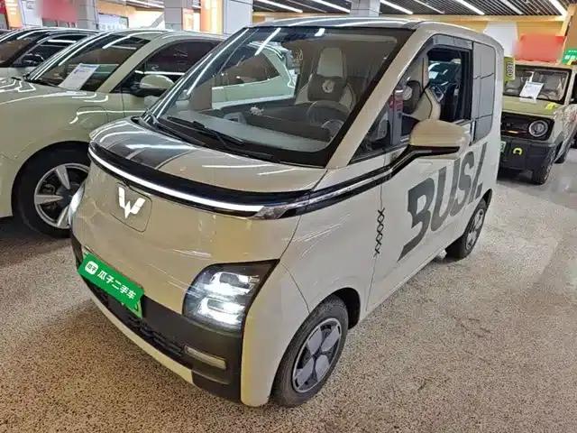 Wuling Air ev Clear Sky 2023 Model, Four-Seat - Advanced Edition