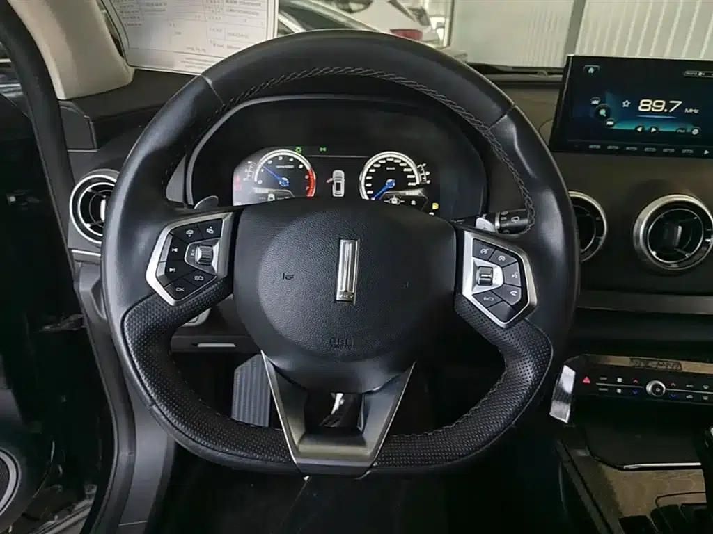 Weipai VV7 2017 2.0T Super Luxury Edition — миниатюра 11