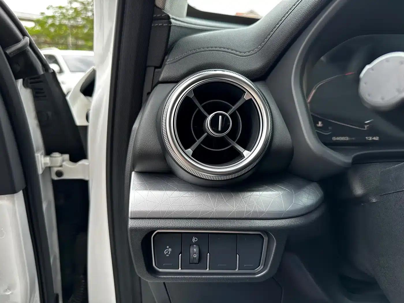 Wey VV5 2021 1.5T 2WD Smart Pioneer — миниатюра 18