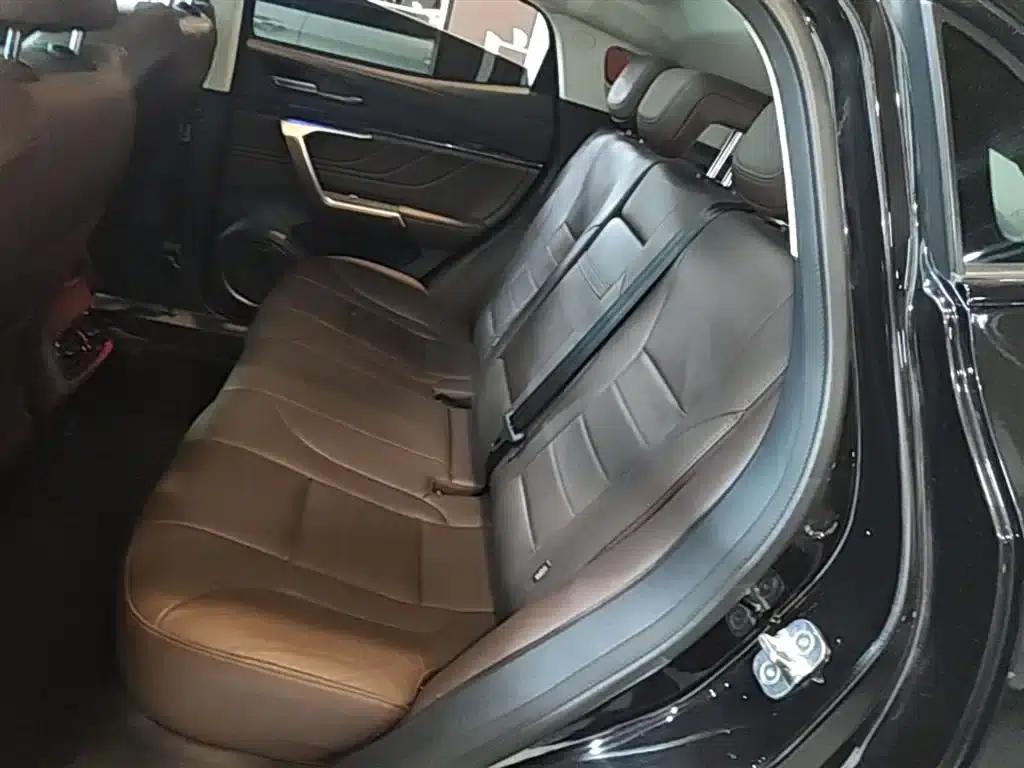 Wey VV5 2019 Upgraded Model 2.0T Two-Wheel Drive Flagship Edition (National V Emission Standard) — миниатюра 17