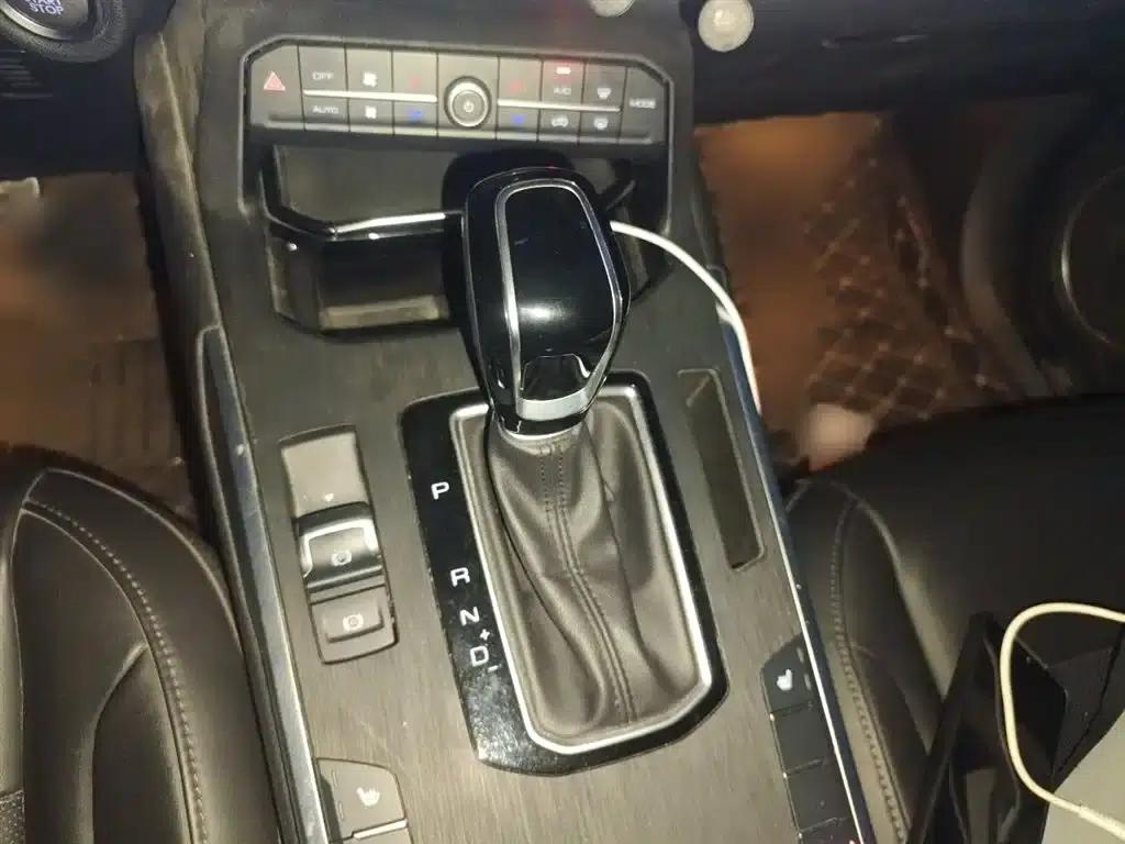 Weipai VV5 2017 2.0T Super Luxury Edition — миниатюра 7