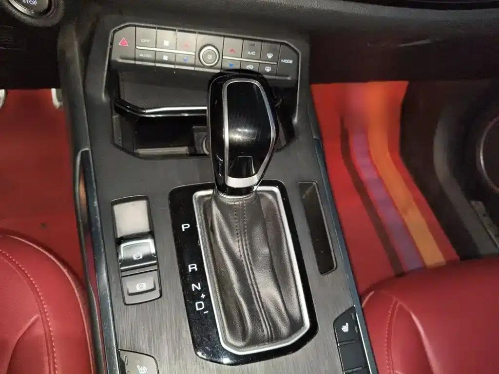 Weipai VV5 2017 2.0T Super Luxury Edition — миниатюра 7