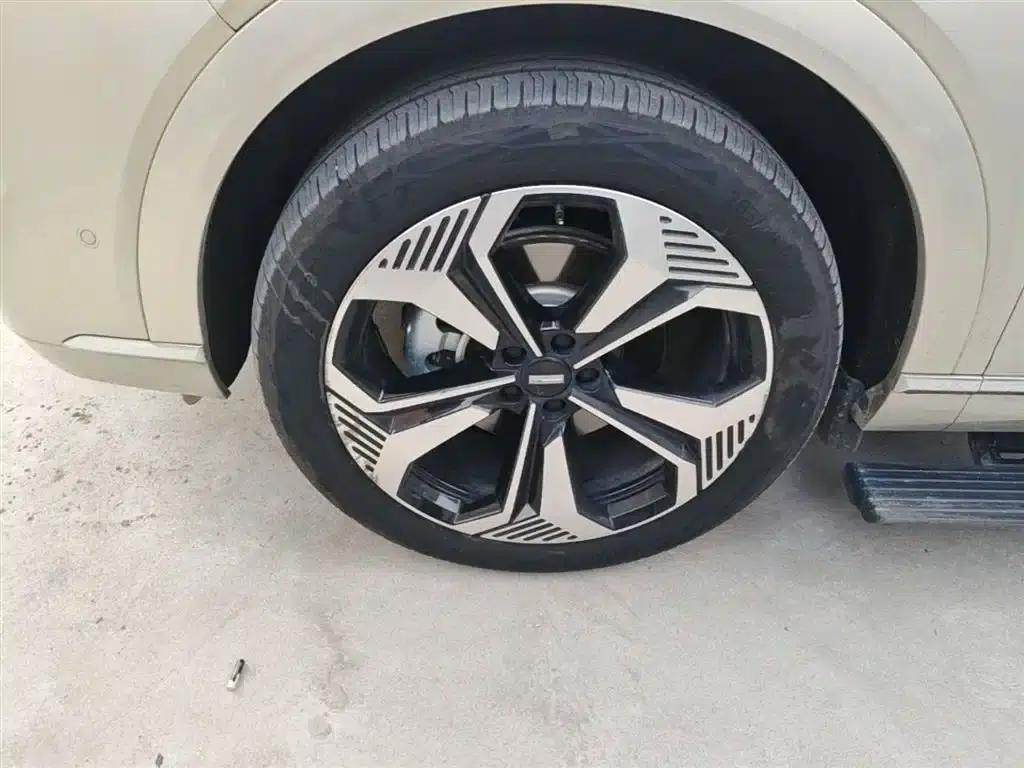 Weipai Lanshan 2023 Four-Wheel Drive Extended Range Edition — миниатюра 23