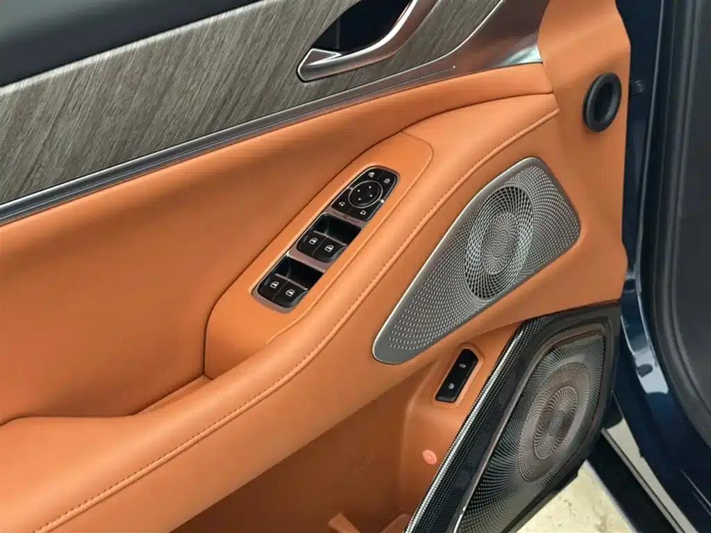 Weipai Lanshan 2023 Four-Wheel Drive Extended Range Edition — миниатюра 11