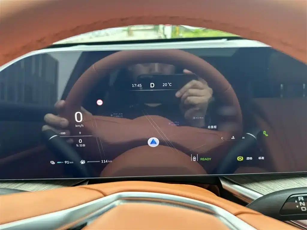 Weipai Lanshan 2023 Four-Wheel Drive Extended Range Edition — миниатюра 15