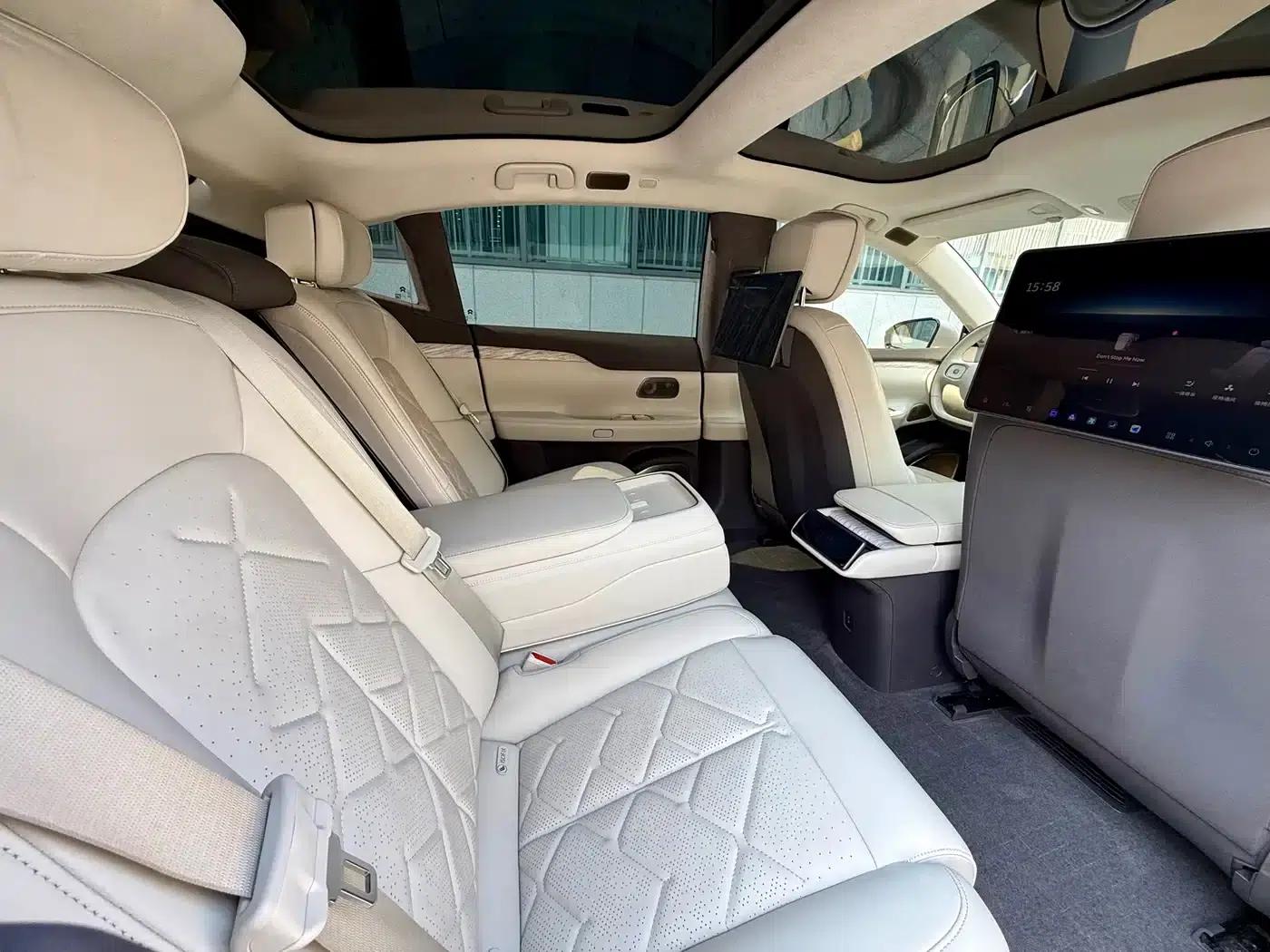 NIO ET7 2024 75kWh Executive Signature Edition — миниатюра 11