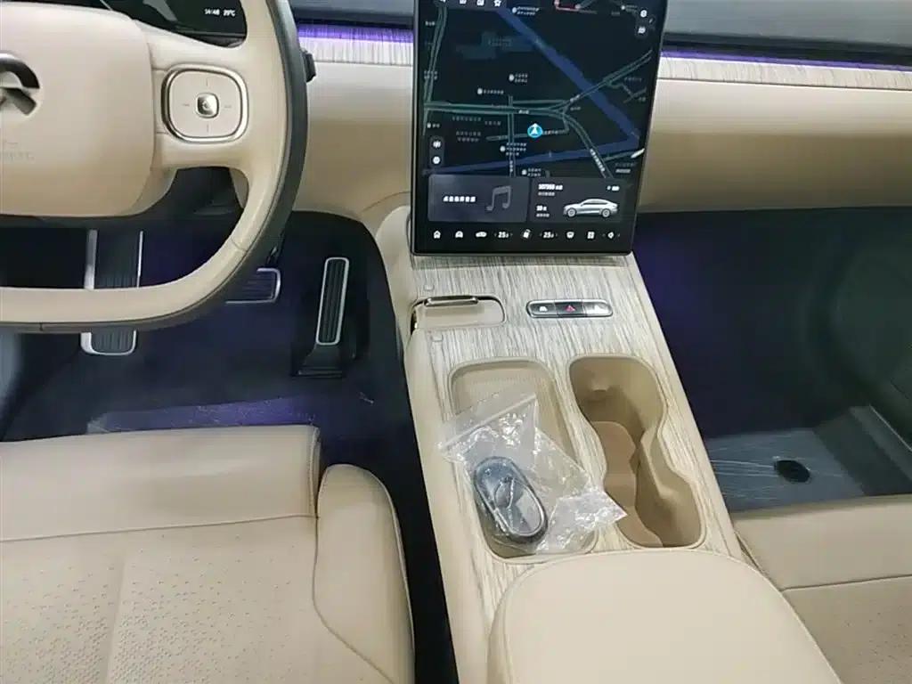 NIO ET7 2022 model 75kWh — миниатюра 14