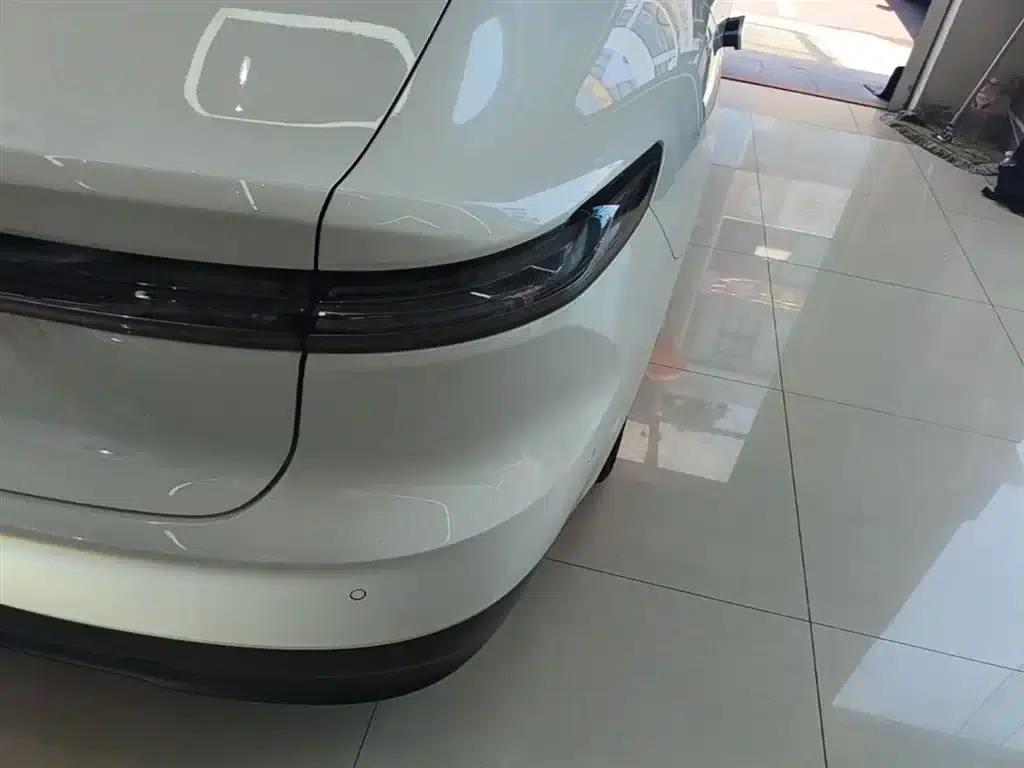 NIO ET7 2023 model 75kWh — миниатюра 8