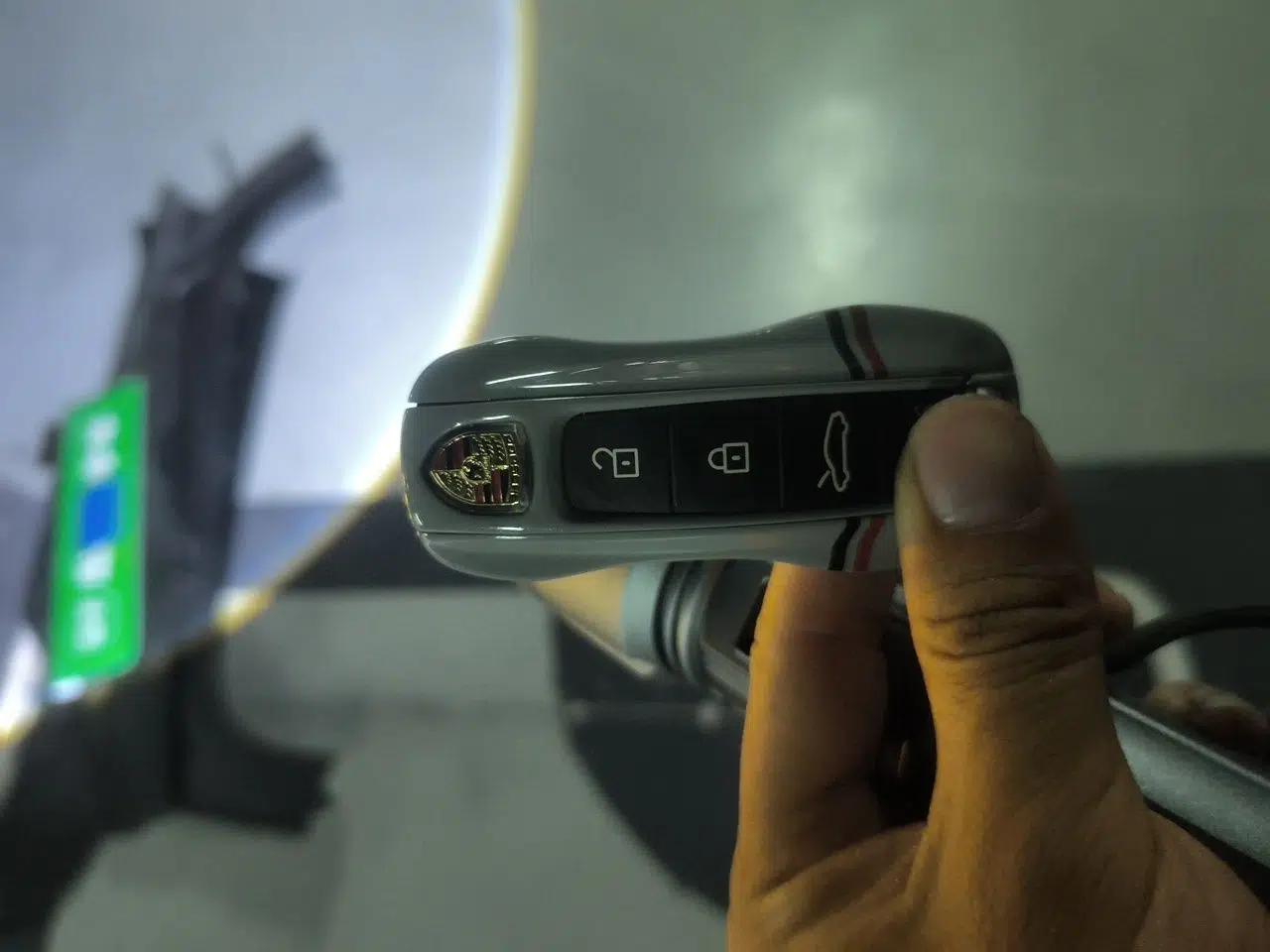 Porsche Taycan 2020 Taycan — миниатюра 9