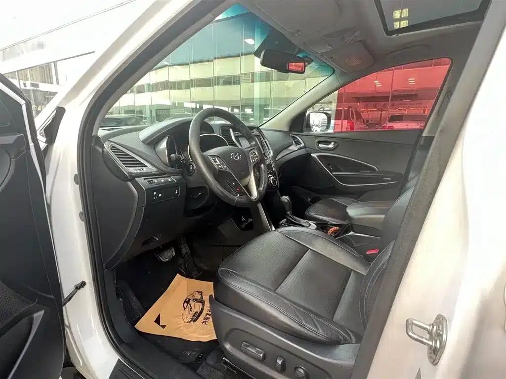 Santa Fe 2013 Facelift 2.4L Automatic 4WD Premium — миниатюра 5