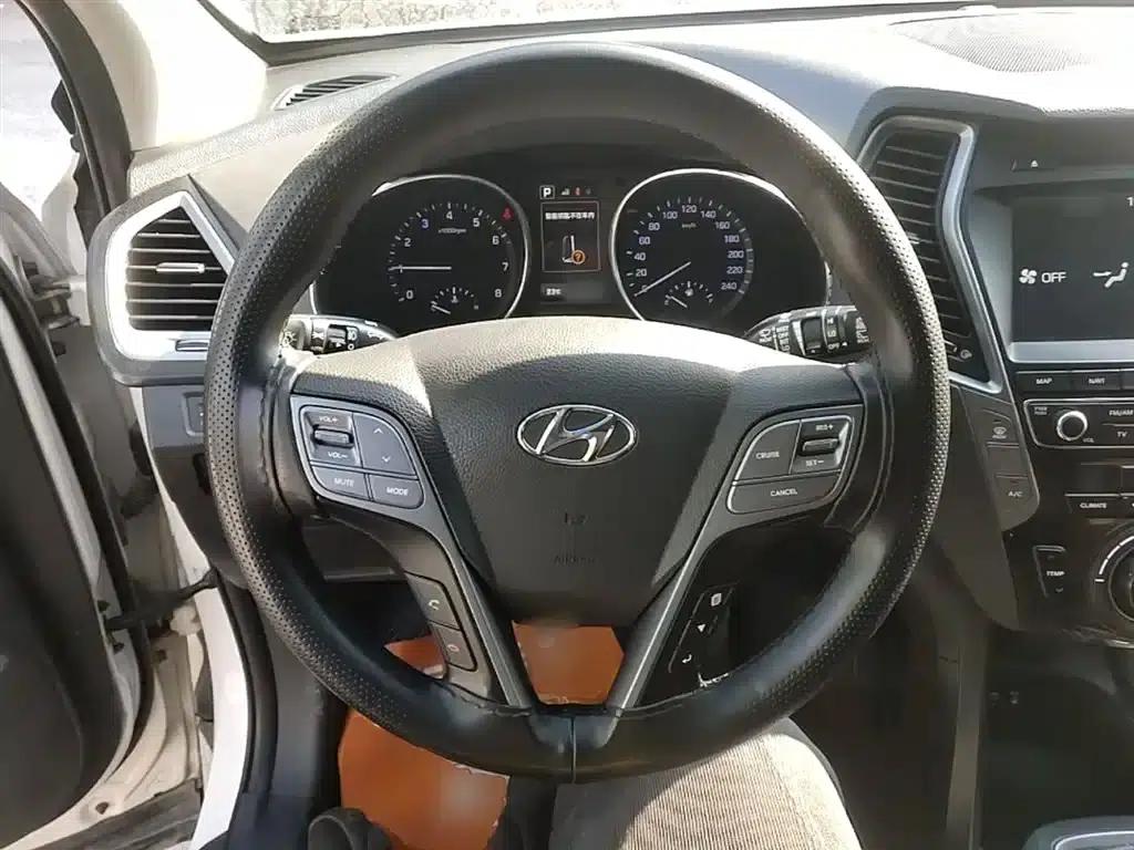 Santa Fe 2017 2.0T Automatic 2WD Smart 7-Seater — миниатюра 11