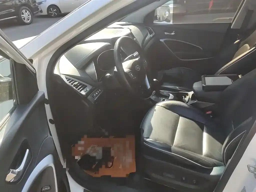 Santa Fe 2017 2.0T Automatic 2WD Smart 7-Seater — миниатюра 15
