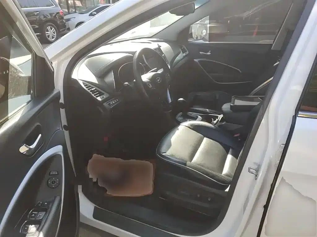 Santa Fe 2017 2.0T Automatic 2WD Smart 7-Seater — миниатюра 16