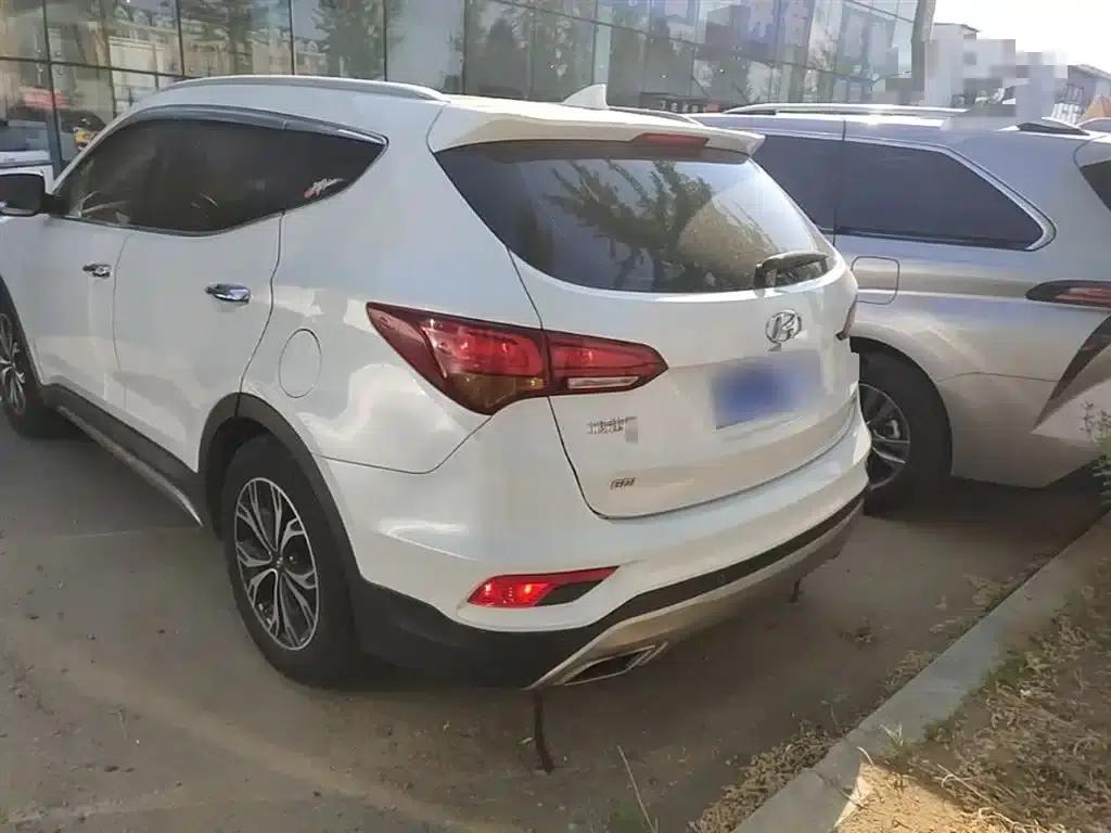 Santa Fe 2017 2.0T Automatic 2WD Smart 7-Seater — миниатюра 6