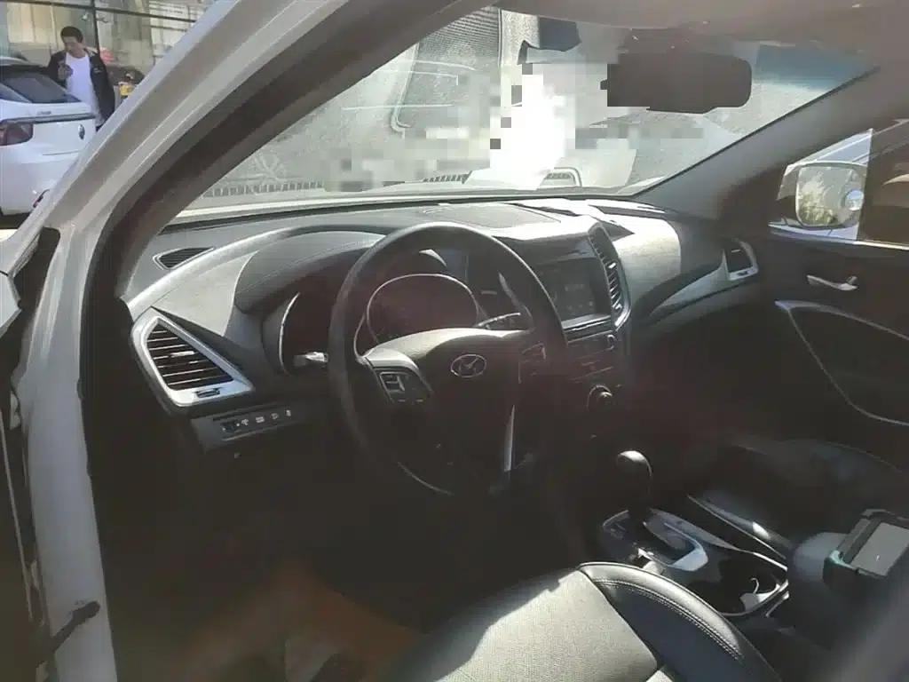 Santa Fe 2017 2.0T Automatic 2WD Smart 7-Seater — миниатюра 10
