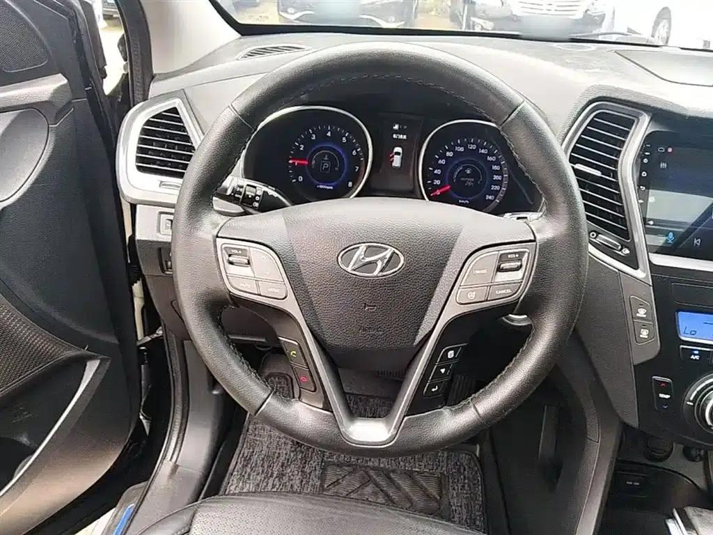 Santa Fe 2013 2.4L Automatic 2WD Smart Edition — миниатюра 11