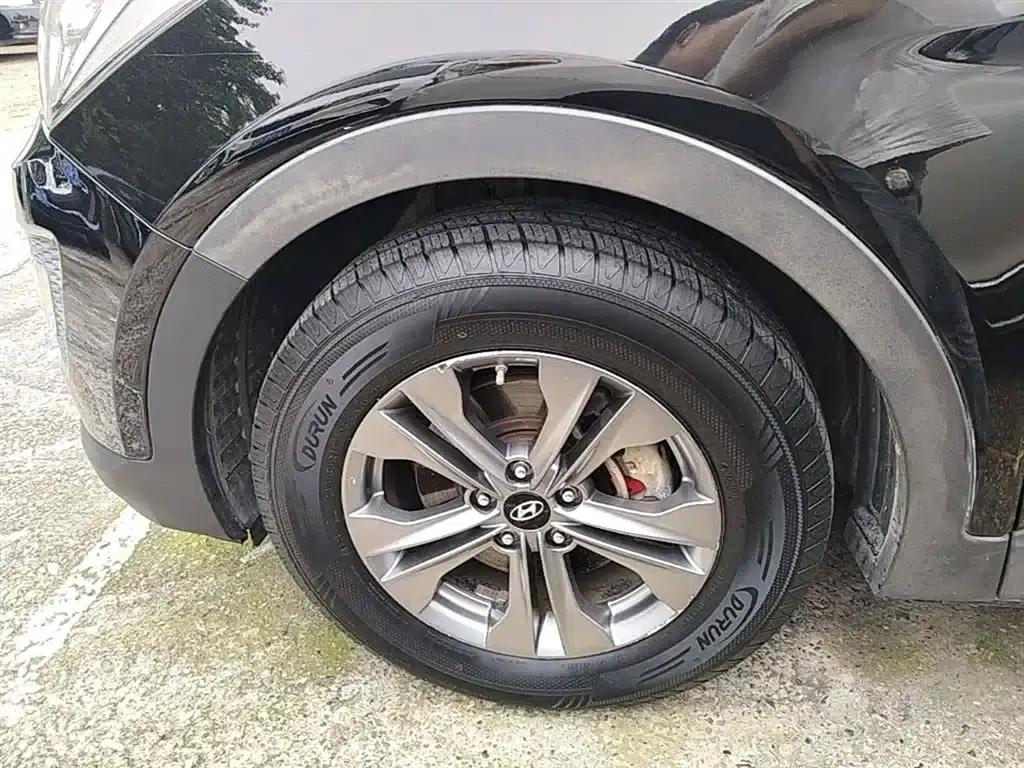 Santa Fe 2013 2.4L Automatic 2WD Smart Edition — миниатюра 23