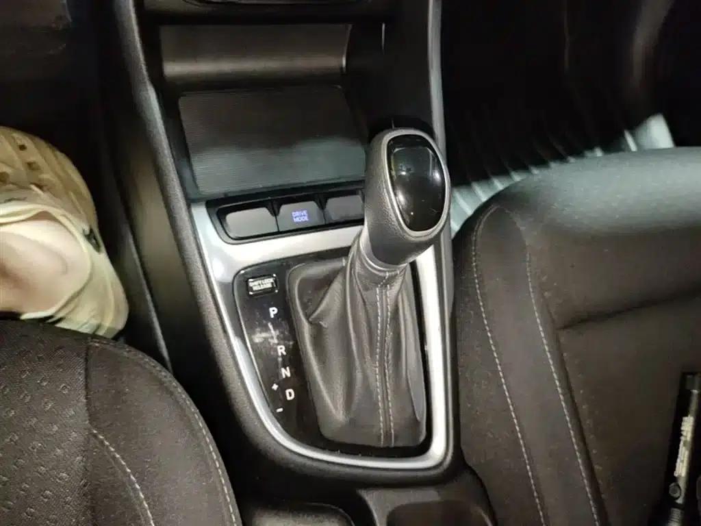 Hyundai Elantra 2018 1.6L Automatic GL (National VI Emission Standard) — миниатюра 14