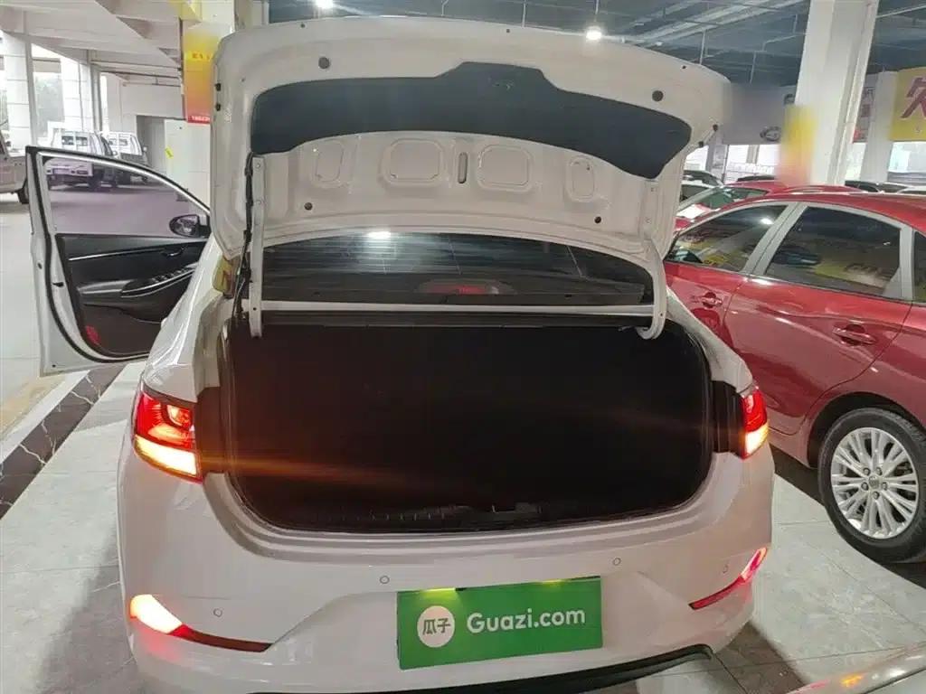 Hyundai Elantra 2018 1.6L Automatic GL (National VI Emission Standard) — миниатюра 19