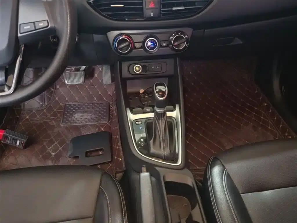 Hyundai Elantra 2020 1.6L Automatic GL Edition — миниатюра 14
