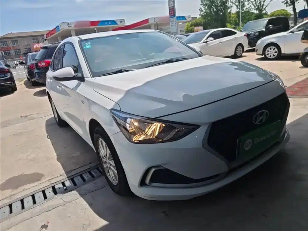Hyundai Elantra 2020 1.6L Automatic GL Edition — миниатюра 4