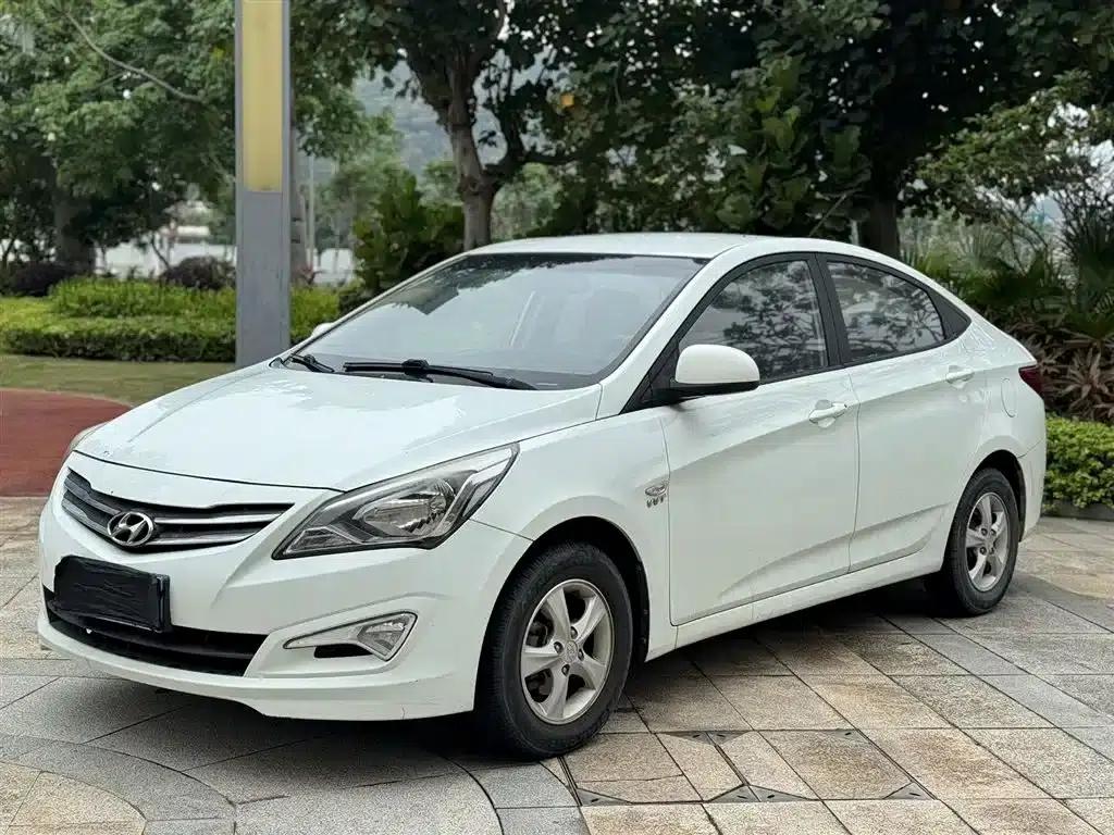 2016 Hyundai Reina 1.4L Automatic Intelligent GLS — миниатюра 1