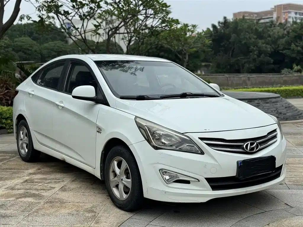 2016 Hyundai Reina 1.4L Automatic Intelligent GLS — миниатюра 3
