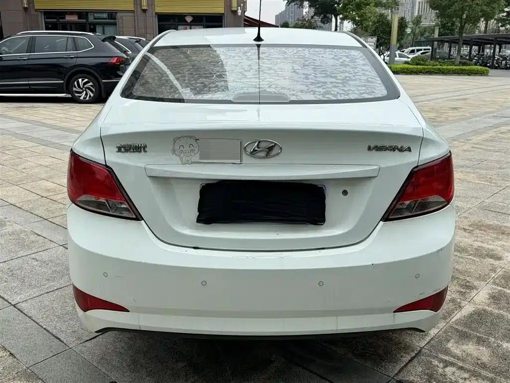 2016 Hyundai Reina 1.4L Automatic Intelligent GLS — миниатюра 8