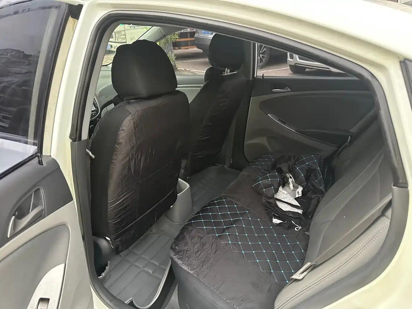 2014 Hyundai Reina 1.4L Automatic Intelligent GLS — миниатюра 9