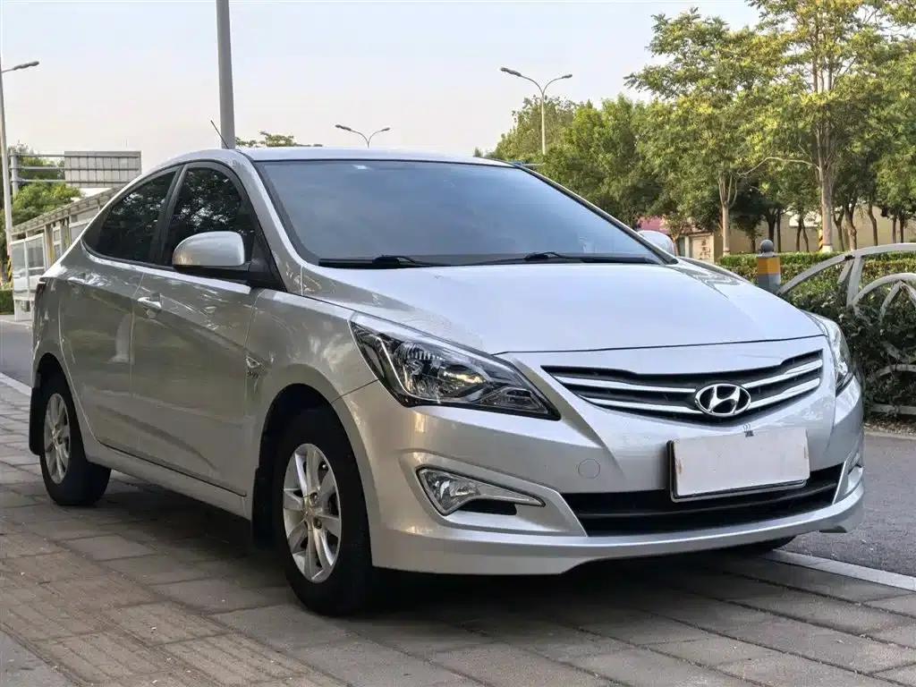 2014 Hyundai Reina 1.4L Automatic Leading Edition GLX — миниатюра 3