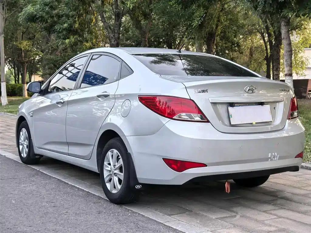 2014 Hyundai Reina 1.4L Automatic Leading Edition GLX — миниатюра 10