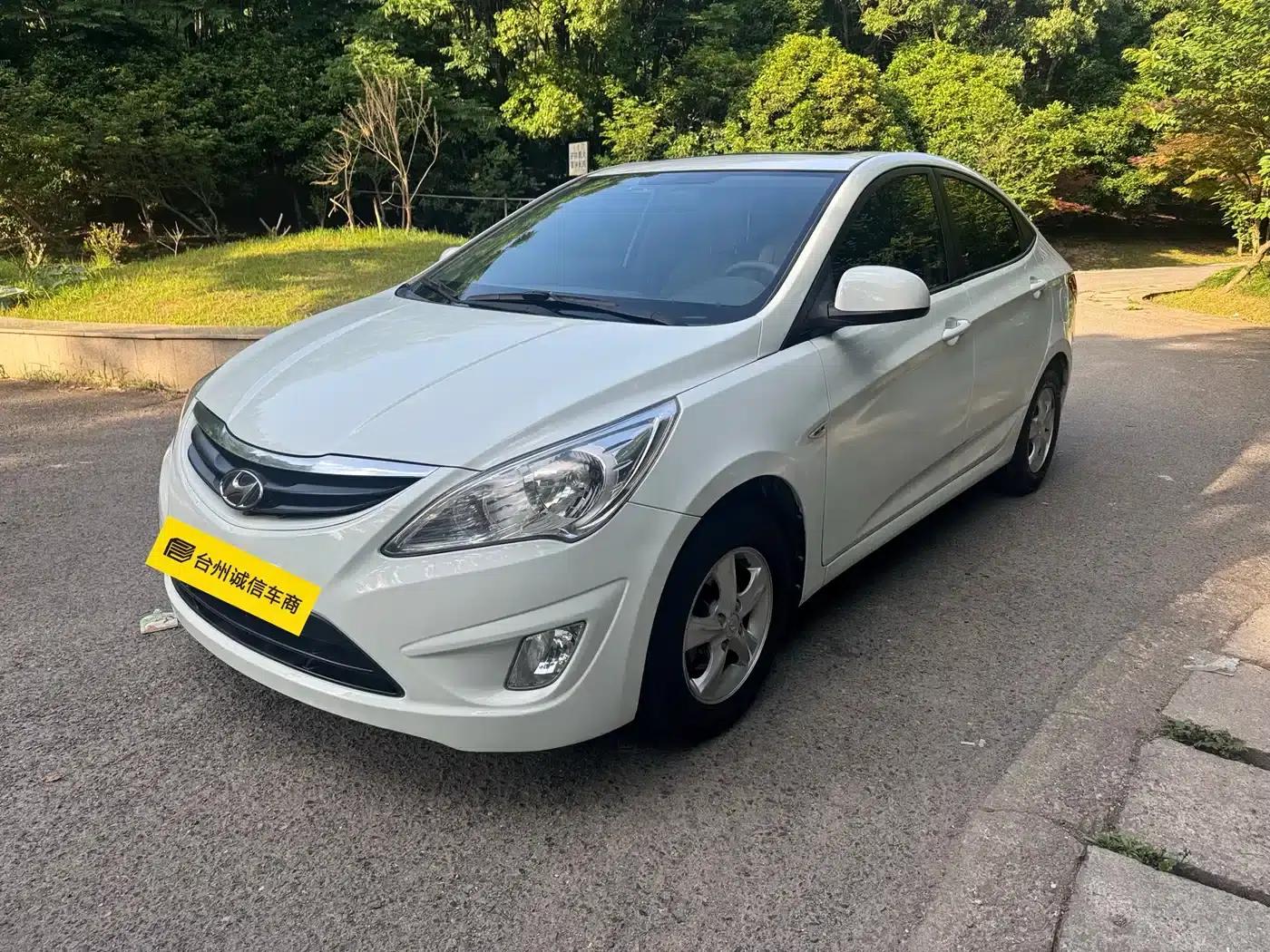 2010 Hyundai Reina Sedan 1.4L Automatic Fashion GT — миниатюра 1