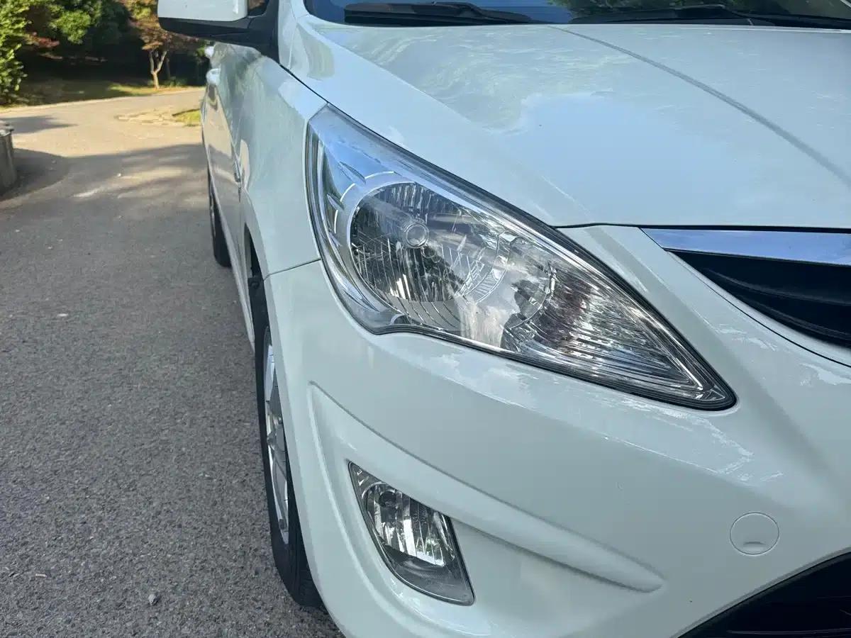 2010 Hyundai Reina Sedan 1.4L Automatic Fashion GT — миниатюра 9
