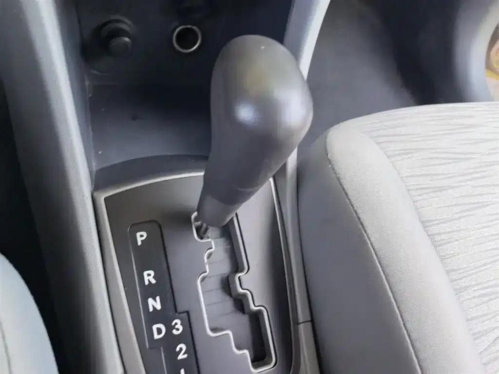 2014 Hyundai Reina 1.4L Automatic Intelligent GLS — миниатюра 14