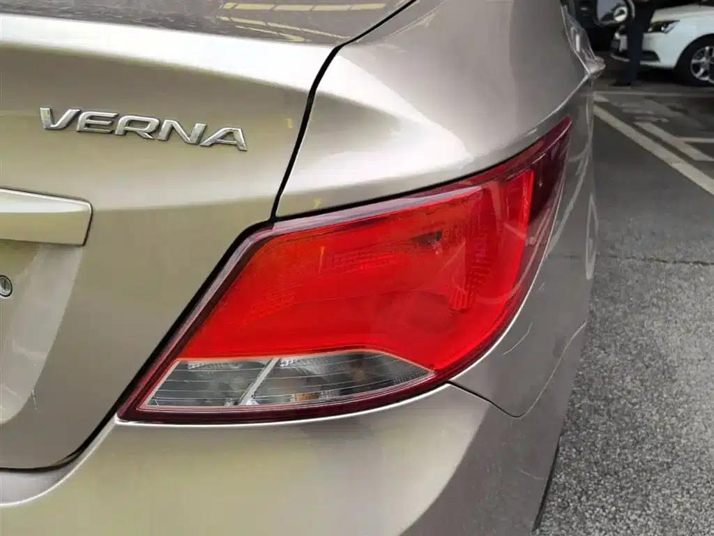2014 Hyundai Reina 1.4L Automatic Intelligent GLS — миниатюра 8