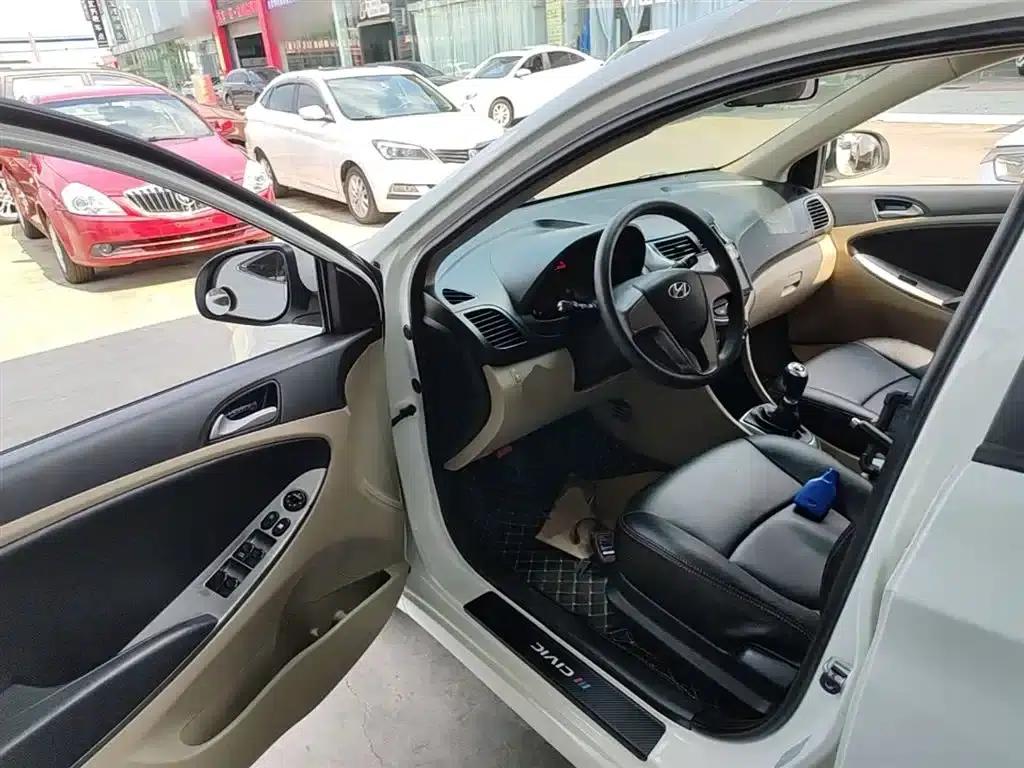 2016 Hyundai Reina 1.4L Manual Intelligent GLS — миниатюра 16