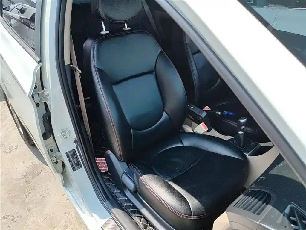 2016 Hyundai Reina 1.4L Manual Intelligent GLS — миниатюра 25