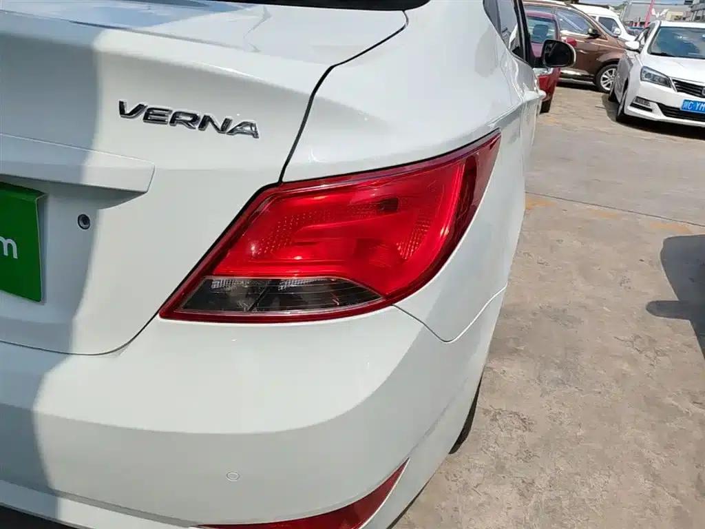2016 Hyundai Reina 1.4L Manual Intelligent GLS — миниатюра 8