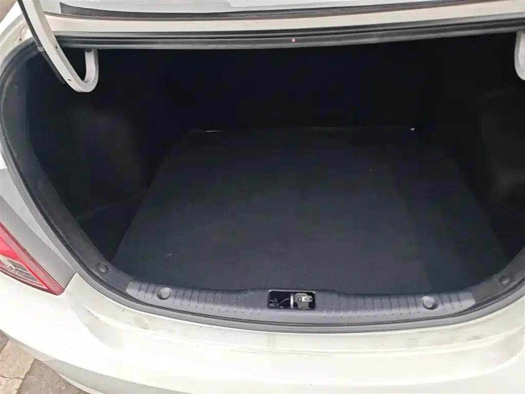 2014 Hyundai Reina 1.4L Automatic Leading Edition GLX — миниатюра 19